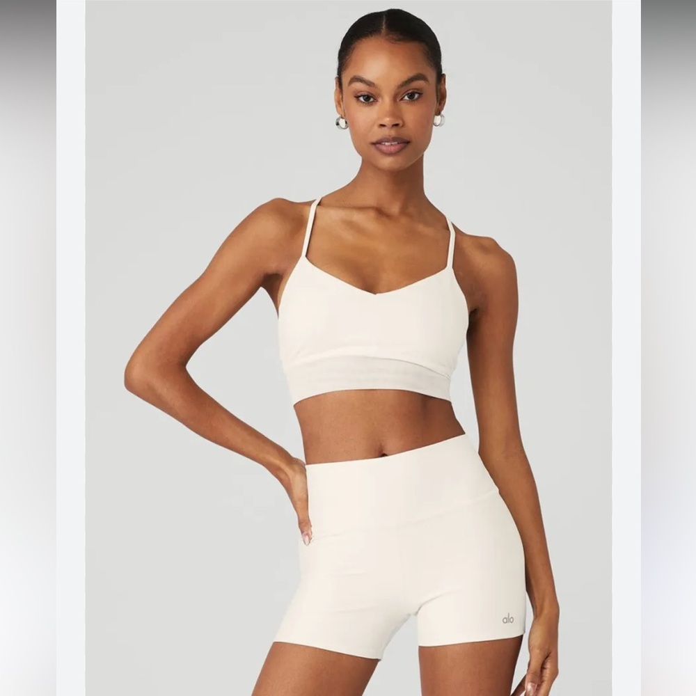 Alo Yoga Lavish Bra (Ivory)